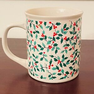 Vintage Christmas Holly Berry Mug Sunny Korea Holiday Coffee Cup- Excellent Cond
